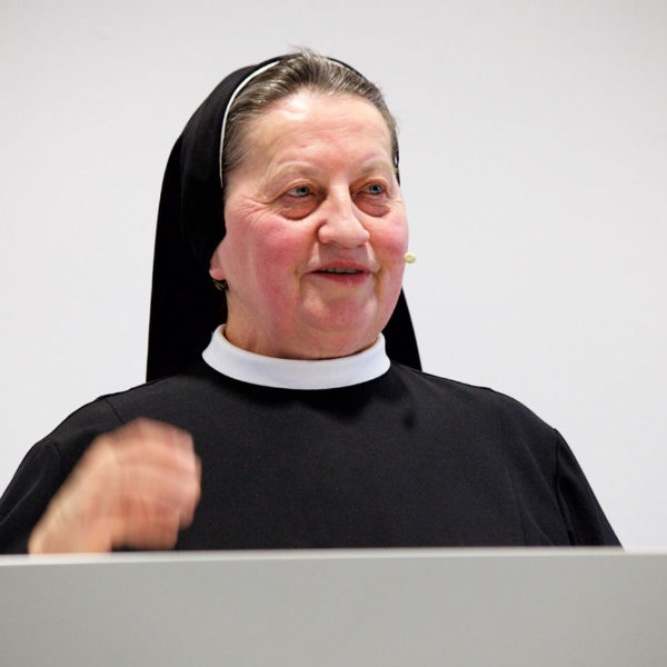 wj_wt2015_03_schwester-doris_092_32